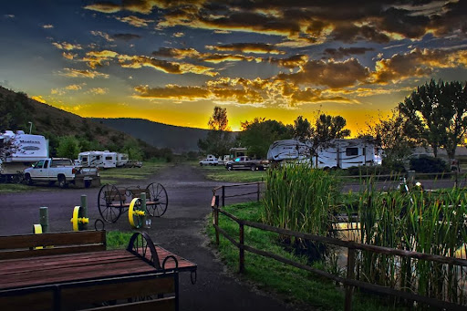 Grande Hot Springs - Photo 6