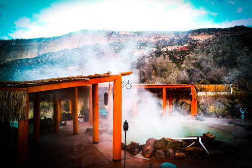 Jemez hot springs - Photo 5