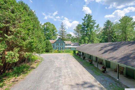 Saratoga Turf and Spa Motel